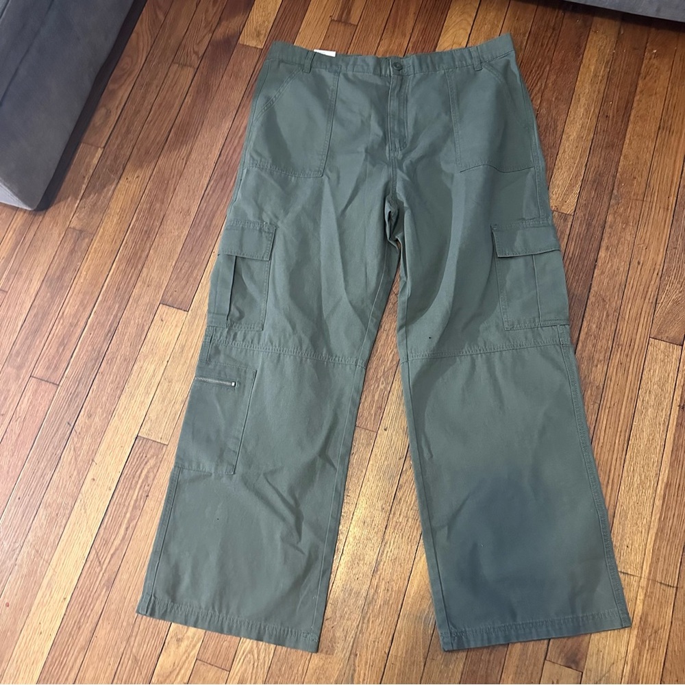 Aeropostale Women's Olive Boot Cut Pants